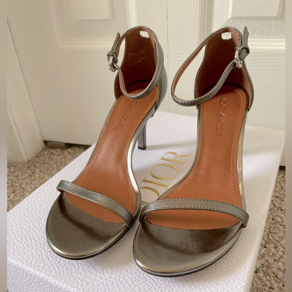 New coach leather heels silver grey US7